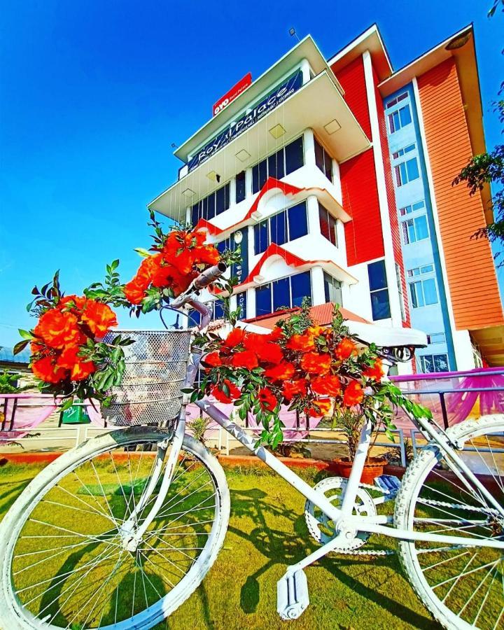 Royal Palace Otel Guwahati Dış mekan fotoğraf